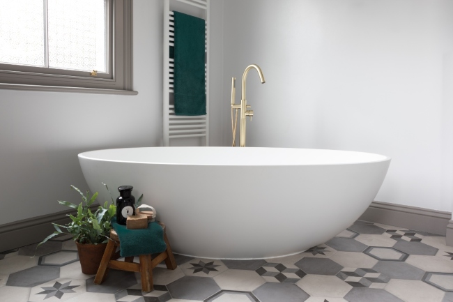 How To Choose The Right Freestanding Bath C P Hart - How To Fit Freestanding Bath In Small Bathroom