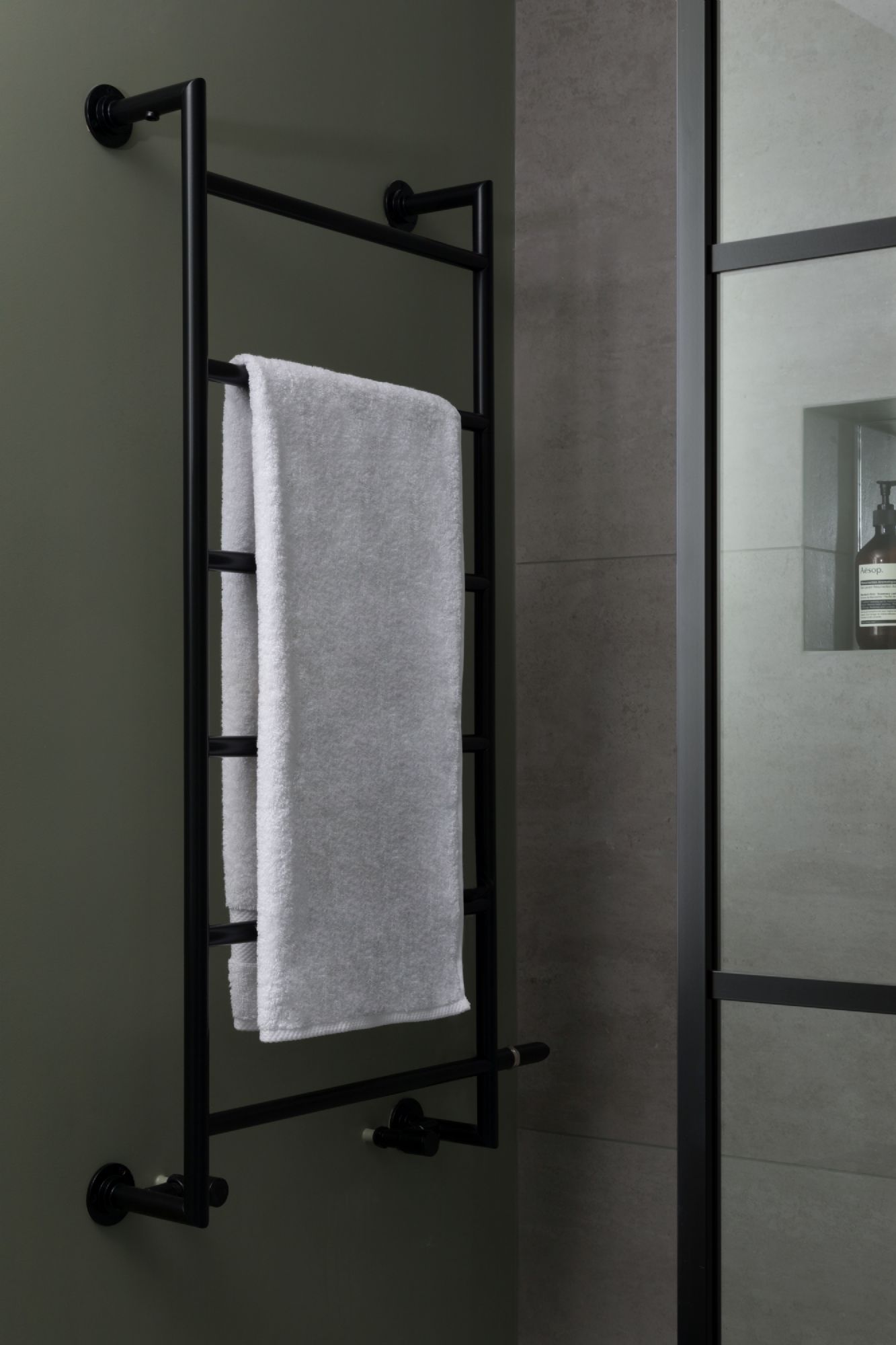 Black Bathroom Accessories