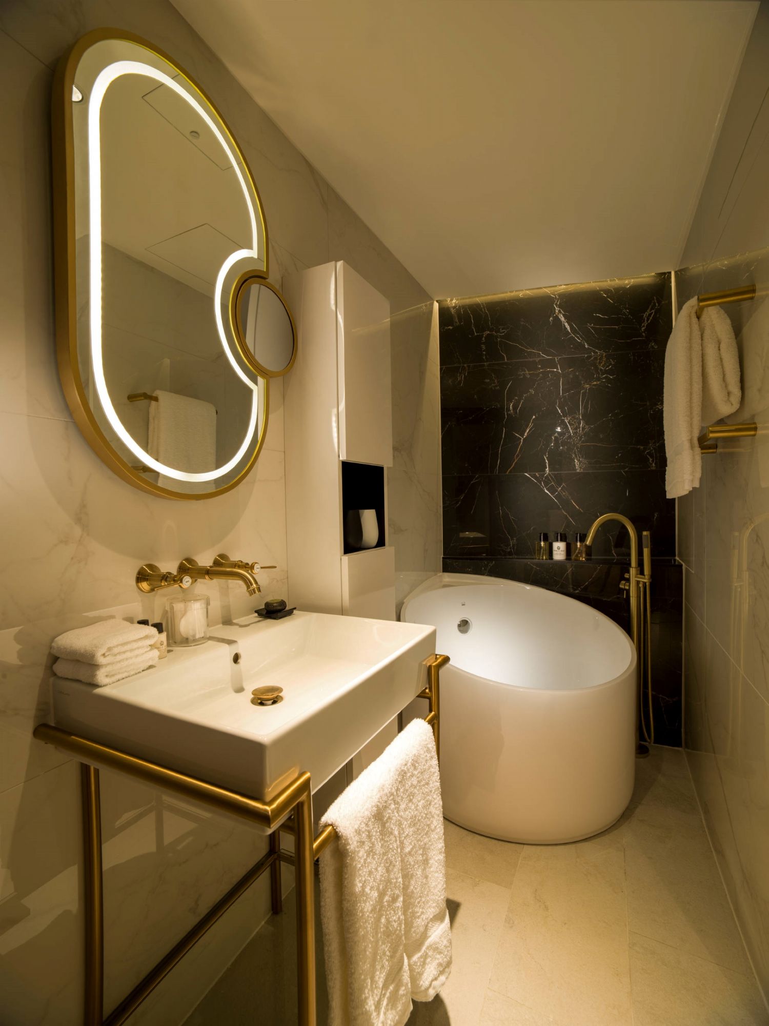 The Guardsman Hotel Bathroom Design
