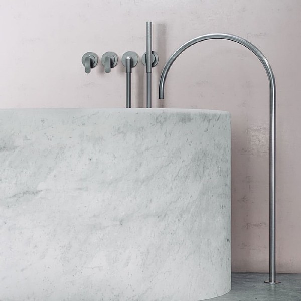 John Pawson Set 25 Thermostatic Complete Bath Set With Pencil Hand Shower